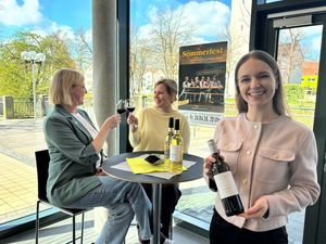 Weinprobe im Stadtteater © KWL Kultur und Werbung Lippstadt