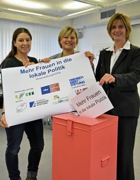 Für mehr Frauen in der lokalen Politik: Daniela Franken, Marlies Stotz und Frauke Mönkeberg (v.l.n.r.) möchten Frauen mit der neuen Veranstaltungsreihe für Kommunalpolitik begeistern. Foto: Stadt Lippstadt