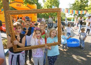 Ob Seifenblasen, Hüpfburg oder witzige Fotoaktion: Für reichlich Abwechslung war beim Sommerfest im Mikado gesorgt. Foto: Stadt Lippstadt