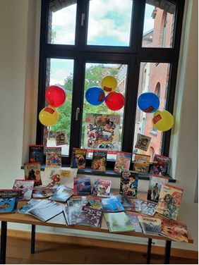 Zahlreiche Comics dürfen ab 16. Oktober in der Stadtbücherei gratis mitgenommen werden. Foto: Stadt Lippstadt