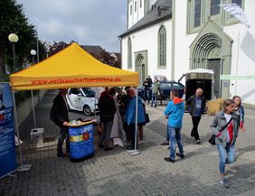 Neben der Stadt Lippstadt informierten die Verbraucherzentrale Lippstadt, die EnergieAgentur.NRW und die Initiative „ErdGasgeben“ zu E-Mobilität und alternativen Antrieben. Foto: Stadt Lippstadt