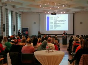 Begrüßung und Vortrag