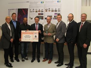 Preisgeldübergabe für den Innovationspreis 2017