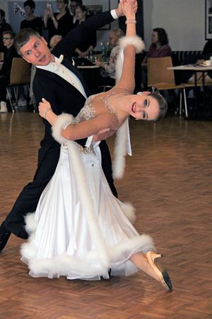 Daniel Schmelzer und Susanne Beisler vom TSC Castell werden bei der Herbstwochenrevue ihr Können präsentieren. Foto: privat