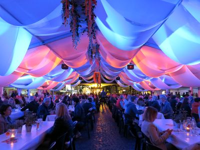 Lippstadt Culinaire - Stimmung unter dem Zeltdach
