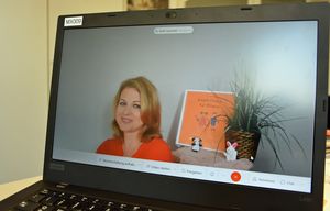 Verena Gimm-Burnic vom Team der Mobilen Beratung berät Eltern auch per Videosprechstunde. Foto: Stadt Lippstadt