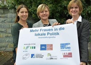 Daniela Franken, Marlies Stotz und Frauke Mönkeberg (v.l.n.r.) möchten Frauen mit der neuen Veranstaltungsreihe für Kommunalpolitik begeistern und freuen sich auf die Informationsveranstaltung am 25. Januar. Foto: Stadt Lippstadt