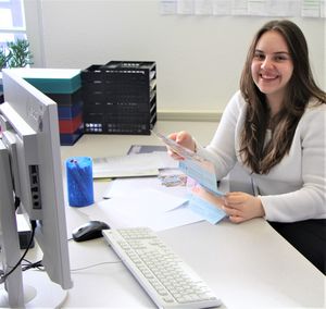 Im Fachdienst Kultur und Weiterbildung ist Anne Gorski seit September 2019 als „Bufdi“ unter anderem für den Kulturblog zuständig. Foto: Stadt Lippstadt