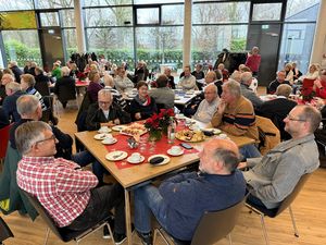 Eine gute Möglichkeit, um alte Kontakte aufleben zu lassen und sich über Aktuelles auszutauschen, bot das Pensionärstreffen der Stadt Lippstadt. Foto: Stadt Lippstadt