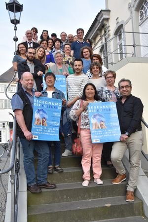 Die Vertreter der teilnehmenden Vereine und Gruppen freuen sich schon auf ein buntes Fest auf dem Rathausplatz. Foto: Stadt Lippstadt