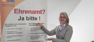 Ehrenamt? Ja bitte! Sylvia Helmig informiert unkompliziert in der offenen Sprechstunde im Stadthaus zum Thema ehrenamtliches Engagement und beantwortet Fragen. Foto: Stadt Lippstadt