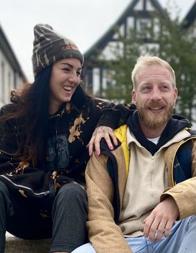 Das Künstlerteam „Joko und Uthmann“ bestehend aus Jördis Brier und Philipp Uthmann. Foto:  Jasmin Holle