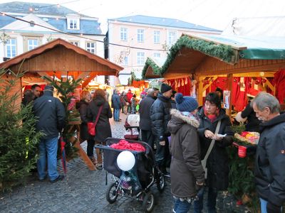 Weihnachtsmarkt Hütten