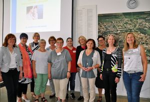 Auch beim dritten Netzwerktreffen „Frühe Hilfen in Lippstadt“ kamen zur Freude der Referenten und Netzwerkkoordinatorin Kerstin Werner (2.v.r.) wie-der zahlreiche Fachkräfte aus unterschiedlichen Berufszweigen zusammen. 