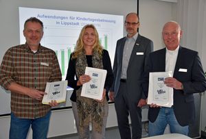Stellten den Entwurf des Haushaltsplans 2019 vor: Matthias Hauschild, Fachdienstleiter Finanzservice und Controlling, Kämmerin Karin Rodeheger, Bürgermeister Christof Sommer und Wilfried Meschede, Fachbereichsleiter Finanzen und Liegenschaften. Foto: Stadt Lippstadt