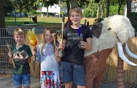 Passend zum Thema Steinzeit gibt es bei der kleinen Stadtranderholung auch ein Mammut zu entdecken. Foto: Stadt Lippstadt