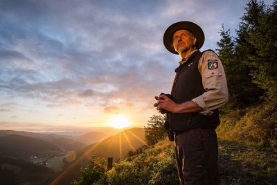 Ranger im Sonnenaufgang