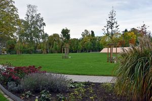 Die Parkanlage südlich des Konrad-Adenauer-Rings war im Mai dieses Jahres offiziell eingeweiht worden. Jetzt soll ein Name für den Park gefunden werden.    Foto: Stadt Lippstadt