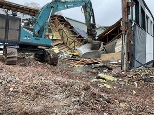 Die Rückbauarbeiten an der Turnhalle Lipperode zur Sicherung des einsturzgefährdeten Gebäudes konnten wie geplant noch vor Weihnachten abgeschlossen werden. Foto: Stadt Lippstadt