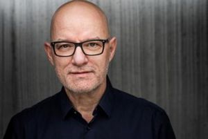 Mit seinem Roman „2,5° - Morgen stirbt die Welt“ kommt der Autor Noah Richter am 21. November nach Lippstadt. Foto: Bernd Brundert