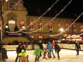 Weihnachtsmarkt - Eisbahn