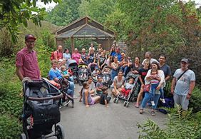 Die Abschlussfahrt der Eltern-Kind-Gruppen im Mikado ging dieses Mal in den Vogelpark Heiligenkirchen, wo die Kinder eindrucksvolle Begegnungen mit Vögeln und Säugetieren aus aller Welt hatten. Foto: privat