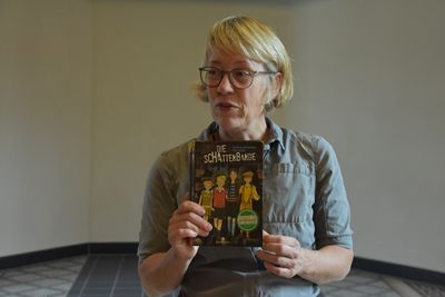 Autorin Gina Mayer las in der Thomas-Valentin-Stadtbücherei. Foto: Stadt Lippstadt