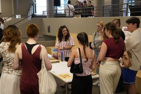 Im Stadttheater konnten Jugendliche, die gerade 18 geworden sind oder dieses Jahr 18 werden an verschiedenen Workshops teilnehmen. Foto: Stadt Lippstadt