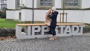 Influencerinnen Nele und Lea Rose