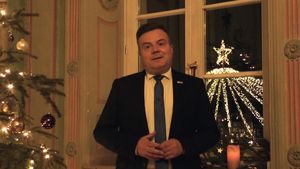 Mit einem Videogruß zum Weihnachtsfest 2020 und zum Jahreswechsel wendet sich Bürgermeister Arne Moritz an die Lippstädterinnen und Lippstädter. Standbild: Videobotschaft des Bürgermeisters