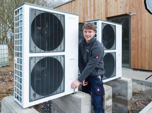 Auch „Nachwuchshandwerker“ sollen beim „Infotag Wärme und Photovoltaik“ angesprochen werden: Mit der Kampagne „Handwerker.Klimaschützer von Beruf“ adressiert das Netzwerk „Sanieren mit Zukunft im Kreis Soest“ diese Zielgruppe. Foto: Gabi Bender/ Bender Fotografie