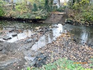 Die alte Brücke ist abgerissen, der Neubau in Planung. Im Sommer 2020 soll die Verbindung über den Ochsengraben wieder stehen. Foto: Stadt Lippstadt