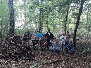 Im Rahmen des Ferienspaßes nahmen zwölf Kinder am Wildnistraining im Lip-pstädter Stadtwald teil. Foto: Stadt Lippstadt