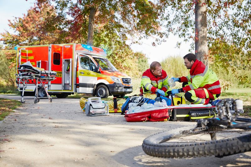 Rettungseinsatz bei Fahrradunfall