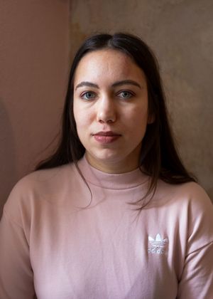 Die preisgekrönte Autorin Ronya Othmann liest in der Stadtbücherei. Foto: Cihan Cakmak