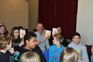 Autor THiLO präsentiert sein Buch „Der geheime Kontinent“ zum „Welttag des Buches“ mit einer Lesung in der Stadtbücherei. Foto: Stadt Lippstadt