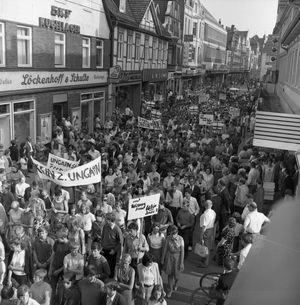 Demonstration 1968 in der Lange Straße in Lippstadt Foto: Stadtarchiv