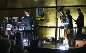 Philipp Hochmair Die Elektrohand Gottes Hagestolz © Stephan Brückler