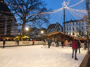 Weihnachtsmarkt - Eisbahn