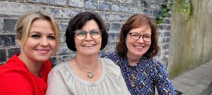 15 Jahre Mobile Beratung: (v.l.n.r.) Verena Gimm-Burnic, Birgit Blumenröhr und Regina Heipieper sind als Gesundheitsfachkräfte Ansprechpartnerinnen für Familien mit Säuglingen und Kleinkindern. Foto. Stadt Lippstadt
