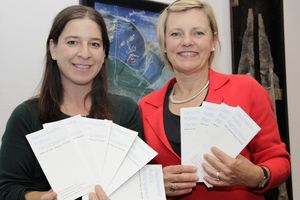 Daniela Franken (Gleichstellungsbeauftragte der Stadt Lippstadt) und Marlies Stotz (MdL und Vorsitzende des Gleichstellungsbeirates) bieten eine Fahrt nach Bochum zur Tagung „Geschlecht. Politik. Partizipation" an. Foto: Stadt Lippstadt