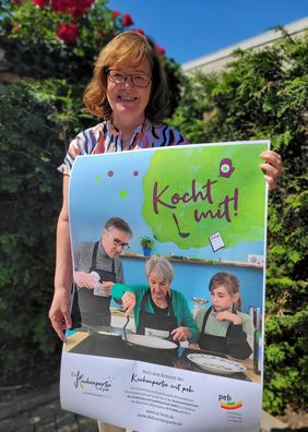 Regina Heipieper freut sich auf viele Teilnehmer und ein leckeres Essen bei der „Küchenpartie“ in der Gesamtschule. Foto: Stadt Lippstadt