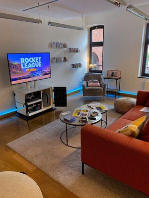 Der Gamingbereich in der Stadtbücherei feiert seinen ersten Geburtstag mit einem Rocket League Turnier. Foto: Stadt Lippstadt