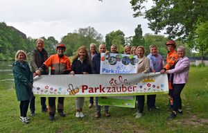 115 Initiativen sind beim diesjährigen Parkzauber mit dabei. Die Organisatoren um KWL, Stadt Lippstadt, dem Lokalen Bündnis für Familie und dem Marineverein freuen sich über das große Engagement und fiebern gemeinsam mit den Sponsoren dem Parkzauber-Wochenende entgegen.  Foto: Stadt Lippstadt