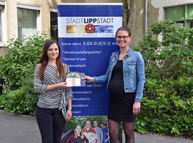 Patrizia Ikier (links) bringt frischen Wind mit und löst Johanna Haneke als Ausbildungsleiterin ab. Foto: Stadt Lippstadt