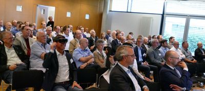 Gäste können die Brillen testen