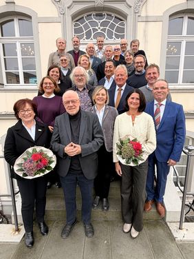 Fast 340 Jahre Erfahrungen weisen die Ratsmitglieder auf, die Bürgermeister Alexander Tschense jetzt in einem feierlichen Rahmen verabschiedete.