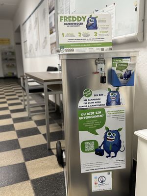 Im Eingangsbereich im Stadthaus steht ab sofort die FreddyBox zur Verfügung. Foto: Stadt Lippstadt