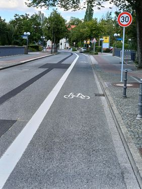 Am Lippertor ersetzt ein neuer Radfahrstreifen den bisherigen Radweg. Foto: Stadt Lippstadt