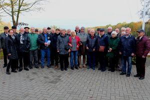 Die Busbegleiter feierten dieser Tage ihren zehnten Geburtstag. Zur Feier des Tages ging es daher mit Graf Bernhard im Bus durch Lippstadt.  Foto: privat
